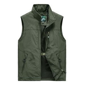 5XL Men Multi-Pocket Classic Waistcoat Male Sleeveless Thin Spring Solid Coat Work Vest Pographer Tactical Summer Jacket 211105