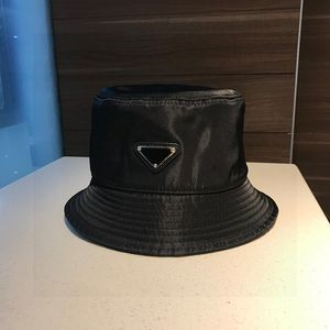 Nylon Designer Wiadro Hat Mężczyźni Luksusowe Kapelusze Dla Kobiet Trójkąt Kapelusz Baseball Dopasowane Czapki Projektanci Moda Casquette Beanie Bonnet 2202245WU