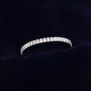 L'anello a fascia in argento S925 con diamante stile semplice per il regalo di gioielli da sposa da donna ha l'imballaggio della borsa in velluto con timbro PS3057A
