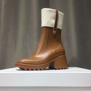Biodra wysokiej jakości Wysokiej jakości buty zimowe kobiety Betty Boots PVC Platforma Kolan Wysokość deszczu Snow Buta Czarne wodoodporne buty