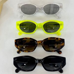 Mens Womens White Sunglasses OW40018U Transparent Irregular Glamorous Frame Fashion Classic Vacation Glasses Designer Top Quality 40018 with Original Box