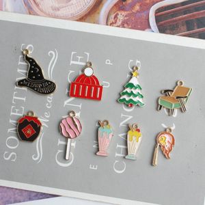 Kawaii Emaille-Metall-Halskettenanhänger, 100 Stück, süßer Migic-Hut, Weihnachtsbaum, Stuhl, Lutscher, Weintrinkflasche, passend zu Legierungsanhängern