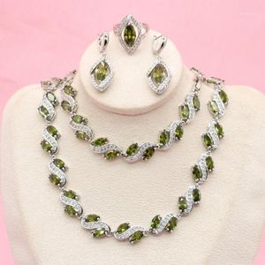 Orecchini Collana Set di nozze di peridoto verde di lusso Set di gioielli color argento per confezione regalo braccialetto anello donna