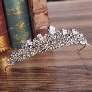 Kwiat ślubny Tiara Crown Fashion Koreański Styl Stopu Stopu Pałąk Kobiety Headdress Wedding Bride Romantic Włosy Ozdoby