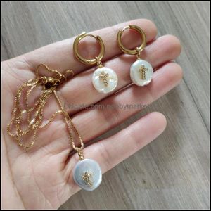 Örhängen Halsband Smycken Sats Vit CZ Crystal Paved Tiny Gold Cross Religiös Charm Freshwater Pearl Hoop Earring Choker Set för kvinna d