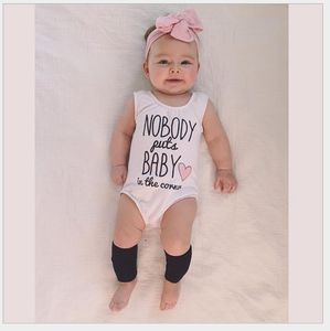 Neue Infant Weiß Ärmellose Buchstaben Gedruckt Overalls Kleinkind 100% Baumwolle Strampler Neugeborenen Niedlichen Baby Sommer Strampler