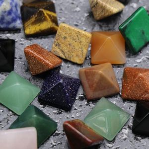 Türkis-Quadrat Stein großhandel-Pyramide Naturstein Kristall Anhänger Carving Process Quartz Türkis Edelstein Achat Schmuck