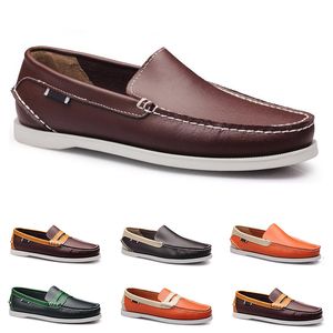 Läder Ärtor Mäns Casual Skor Kör Soft Sole Läder Gummi Vit Mörk Navy Naken Choklad Mahogny Taupe Yellow Footwear All Match Lazy Sneakers Color23-2