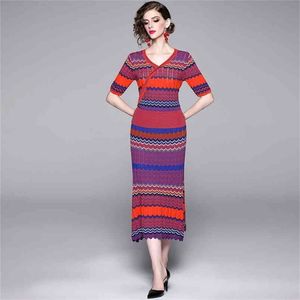 Höst stickad 2 stycken Set Kvinnor Sexig V-Neck Vintage Wave Striped Pullover Tröja + MIDI Pleated Skirt Suits 210514