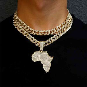 Mode Crystal Afrika Karta Hängsmycke Halsband för kvinnor Höfthopp Tillbehör Smycken Choker Kubansk Link Kedja Gift 210721