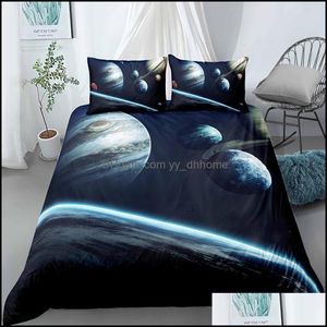 Sängkläder Sätter Tillbehör Hem Textiler Trädgård Månen Astronaut FL PRINT Single King Size Planet Conforter är set sängkläder duvet ERS Microfibe