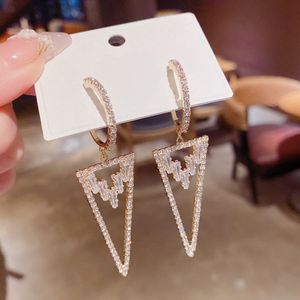 Dangle Avize Bildirimi Büyük Daire Üçgen Geometrik Bırak Dangle Küpe ile Shinning Rhinestones