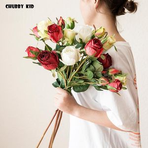 Decoratieve bloemenkransen Groothandel Hoofd Rose Bud Silk Flower Multi Heads Fake Wedding Home Artificial