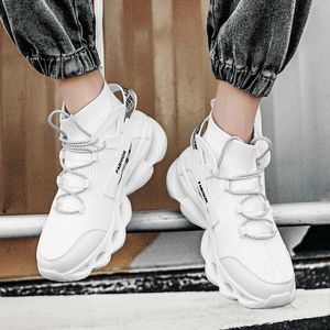 2021 Mężczyźni Buty do biegania Czarny Żółty Biały Moda Męski Trenerzy Oddychające Sporty Sneakers Rozmiar 39-46 EQ