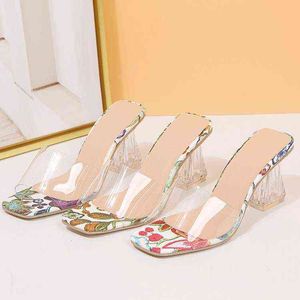 Stora kvinnors tofflor transparenta höghälsade sandaler