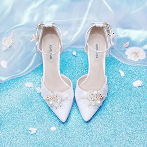 結婚式の靴の海の風の花嫁の王女の先物的な細かいヒールエレガントな天然の貝殻フロースシャル妖精サンダル