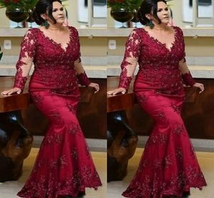 2022 Vintage Burgundy Długie Rękawy Sepcial Okazja Suknie Plus Size Suknie wieczorowe Scoop Lace Zroszony Cekiny Matka panny młodej Formalna sukienka