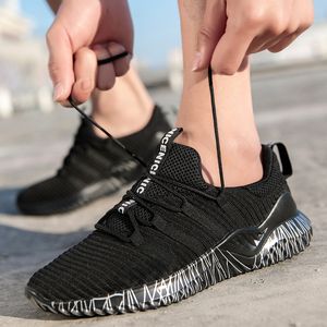 2021 Högkvalitativa Mens Kvinnor Sticka Running Sportskor Triple Black Rosa Grå Andningsbara Bekväma Par Utomhus Trainers Sneakers Storlek 35-46 Y-H1503