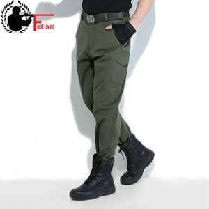 Män Vinter Casual Pants Camouflage Skin Softshell Cargo Militär Taktisk Camo Jogger Man Vattentät Varm Fleece Combat Trouser 210518