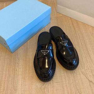 Slides designer mulher chinelos loafer novo womens top qualidade clássico plataforma casual sapatos mulheres chinelos preto branco moda genuína couro grosso sola planos