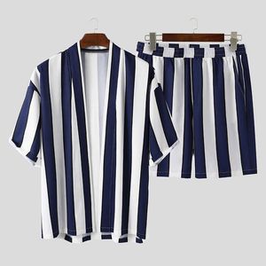 Mężczyźni Letnie Paski Zestawy Japonia Streetwear Cardigan Kimono Hawajskie Koszulki Koszulki Oddychające Szorty Plaża Mężczyźni Garnitury 2 Sztuki X0909