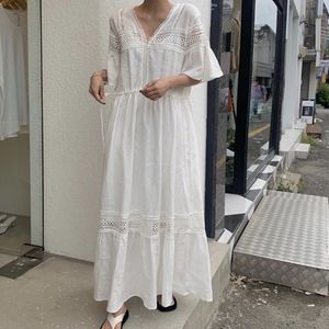 Women Causal White Lace Hollow Out Shirring Long Dress V-neck Short Flare Sleeve Loose Fashion Summer 459 210510