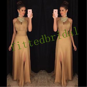 Mousserande halter kristall beading afton klänningar ny sexig sida split ärmlös pleat chiffon formell prom fest kappor