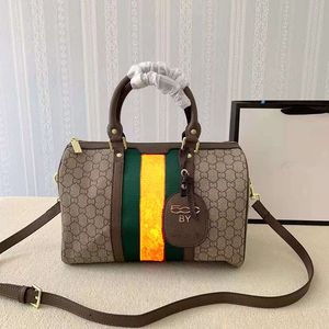 Tasarımcı Çantaları Kadın Lüksleri Boston Çanta Tasarımcıları Omuz Çantası Gletters Tote Çanta Crossbody Bayan Açık Hava Paketleri Messenger Çantalar Kanvas