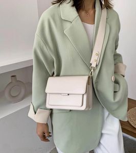 HBP 체인 디자인 여성을위한 새로운 미니 PU 가죽 플랩 가방 여름 레이디 숄더 핸드백 여성 패션 크로스 바디 백