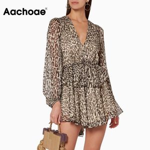 Aachoae Leopard Print Sexy scollo a V Ruffles Mini Women Papillon Abiti da spiaggia trasparenti Lanterna Abito estivo manica lunga 210413