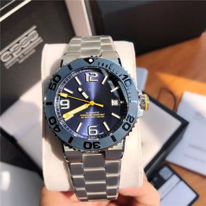 O tamanho do relógio mecânico de mergulho esportivo EPOS é de 43 mm, equipado com movimento Swiss SW200, safira, espelho de filme azul, válvula de escape automático de hélio