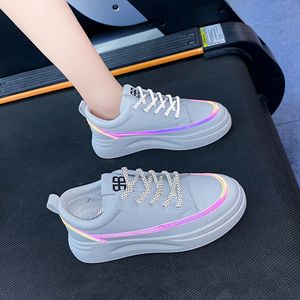 2021 Scarpe da corsa da donna firmate Nero Grigio Scarpe da ginnastica da donna moda riflettente Scarpe da ginnastica sportive Taglia 35-40 qa di alta qualità