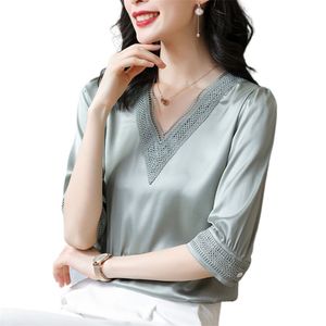 Plus Größe Koreanische Seide Frauen Blusen Shirts Frau Bestickte Satin Hemd Elegante Aushöhlen Weiß Tops 210520