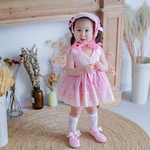 2個の小さな女の子ピンクのレースのドレススペインの子供たちのブティック服ベビー誕生日イブニングプロムボールガウンバプテスマ衣装210615