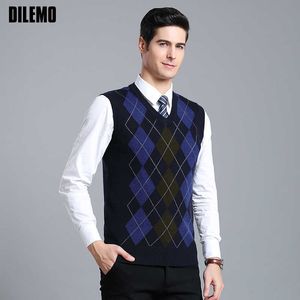 Marchio di moda maglione uomo pullover con scollo a V maglioni slim fit modelli di maglieria autunno gilet senza maniche abbigliamento casual uomo 210929