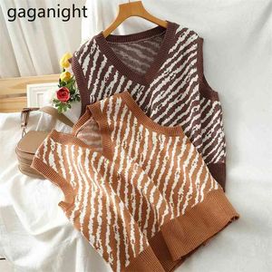 Vintage Adrette Frauen Weste Koreanische Teenager Weste Herbst Winter Tanks V-ausschnitt Gestreifte Gestrickte Lose Westen 210601