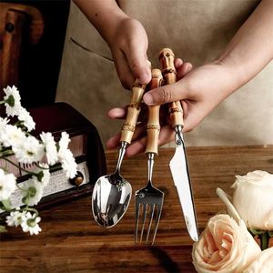 16/24PCS Creative Bamboo Handle Stainless Steel Tableware With Steak Knives Flatware Knives Set Includes Dessert Spoon Forks 211112