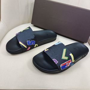 med låda designer män kvinnor tofflor sandaler mode klassisk blomma plattform gummi lyx bred platta tjocka slipper bottoms flip flops beach causal slide 36-45 pf119