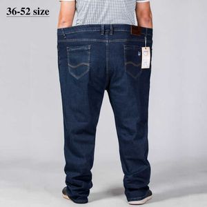 Grande tamanho dos homens jeans 42 44 48 50 52 clássico jeans reto masculino elástico solto casual denim calças de marca de marca preto-azul 210622