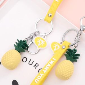 Portachiavi a forma di ananas di cartone animato Portachiavi con ciondolo a forma di borsa da donna per bambini Portachiavi con frutta gialla per ragazza