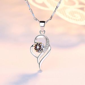 Hängsmycke Halsband Perfso S999 Sterling Silver Heart Shaped Halsband Ornament Mode Kvinnors Clavicle Chain