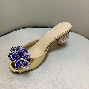 2021 Mulheres senhoras genuínas de couro real saltos altos sandálias de verão bead 3d flip-flops slipper slip-o-o-no noiva vestido de noiva sapatos de gladiadores cativeiros de diamante 2