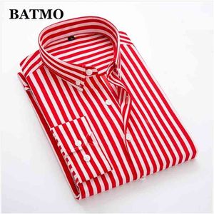 Прибытие Batmo, весенние высококачественные повседневные красные рубашки мужские, мужские рубашки в полоску, белые мужские рубашки больших размеров S-5XL 210730