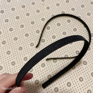 Fashion classic Black Textured suede headband simple letter hair band hairpin for Ladies collection headdress jewelry vip gift