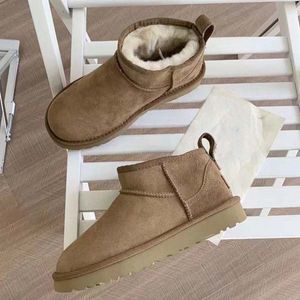 Stivali caldi da donna Stivali firmati Australia Classic Mini Platform Stivali da neve in pelliccia di pelle scamosciata Misto lana Comfort Stivaletti invernali Taglia 35-43 Con scatola