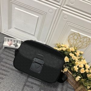 Designers s Lås Messenger Väskor Luxurys Handväskor 2021 Satchel Högkapacitet Axel Crossbody Bag