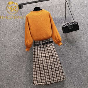 Eleganckie Kobiety Jesień Odzież Zimowa Zestaw Turtleneck Swetry Topy I Tweed Plaid Długie Spódnice Garnitur Biurowe Damskie Dwie Kawałki Zestawy 211119