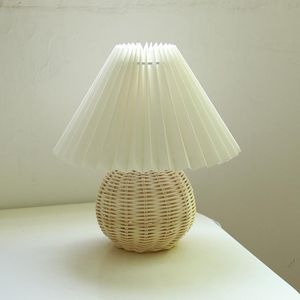 Table Lamps Vintage Rattan Lamp Bed Side Desk Study Reading Lights Lighting Home Deccor Bedroom Decoration Pleated Fold Cover