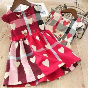 Love Heart Plaid Printing Dress Children Lattice Flying Sleeves Princess Dresses Summer Boutique Kids Clothes 2 Colors 2116 Q2