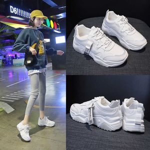 Vrouwen عارضة أحذية رياضية Lente Herfst Sneakers Ademende Vrouwen Schoenen الدانتيل يصل Vrouwelijke Laarzen Comrfortable Platform Schoenen Vrouwen